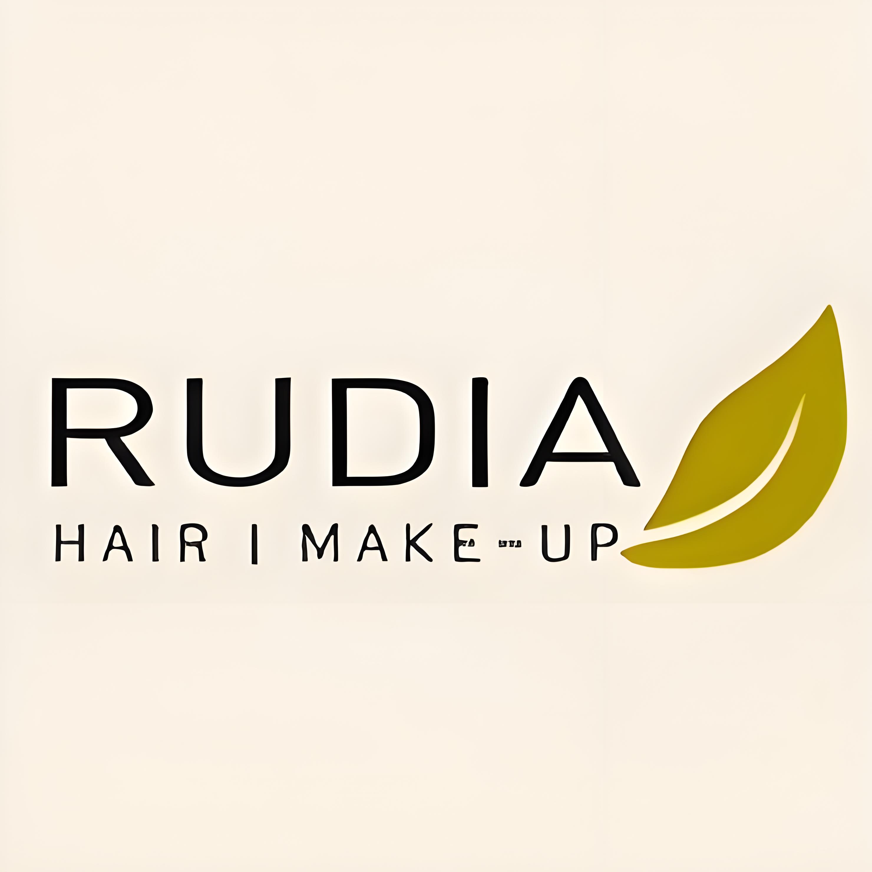RUDIA MAKEUP HAIR BEAUTY LAB 的繁體翻譯是：  **RUDIA 彩妝髮型美容實驗室**