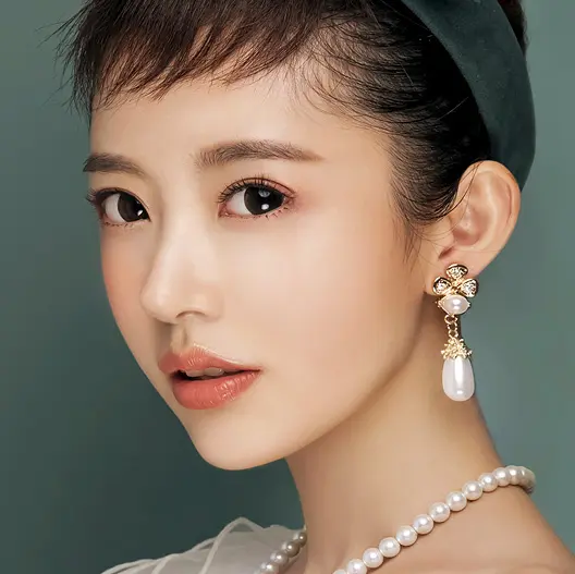 การปลูกถ่ายไขมันใบหน้า