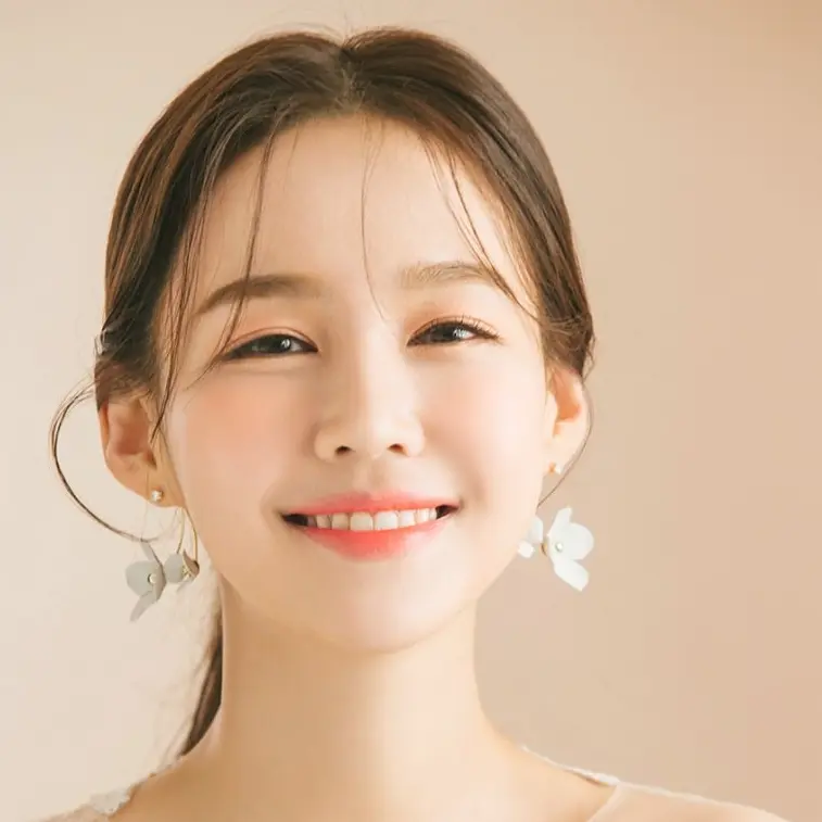 副院长化妆少女妆容设计