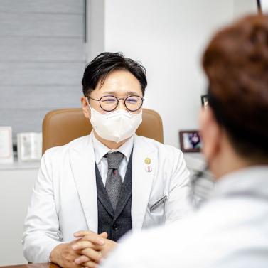 Treatment rooms and medical equipment at BT Skin