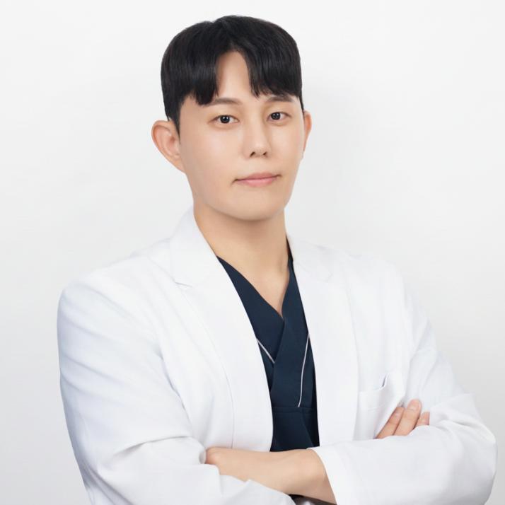 Sia始雅皮膚科李愚悅代表院長