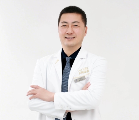 万连壮 医生