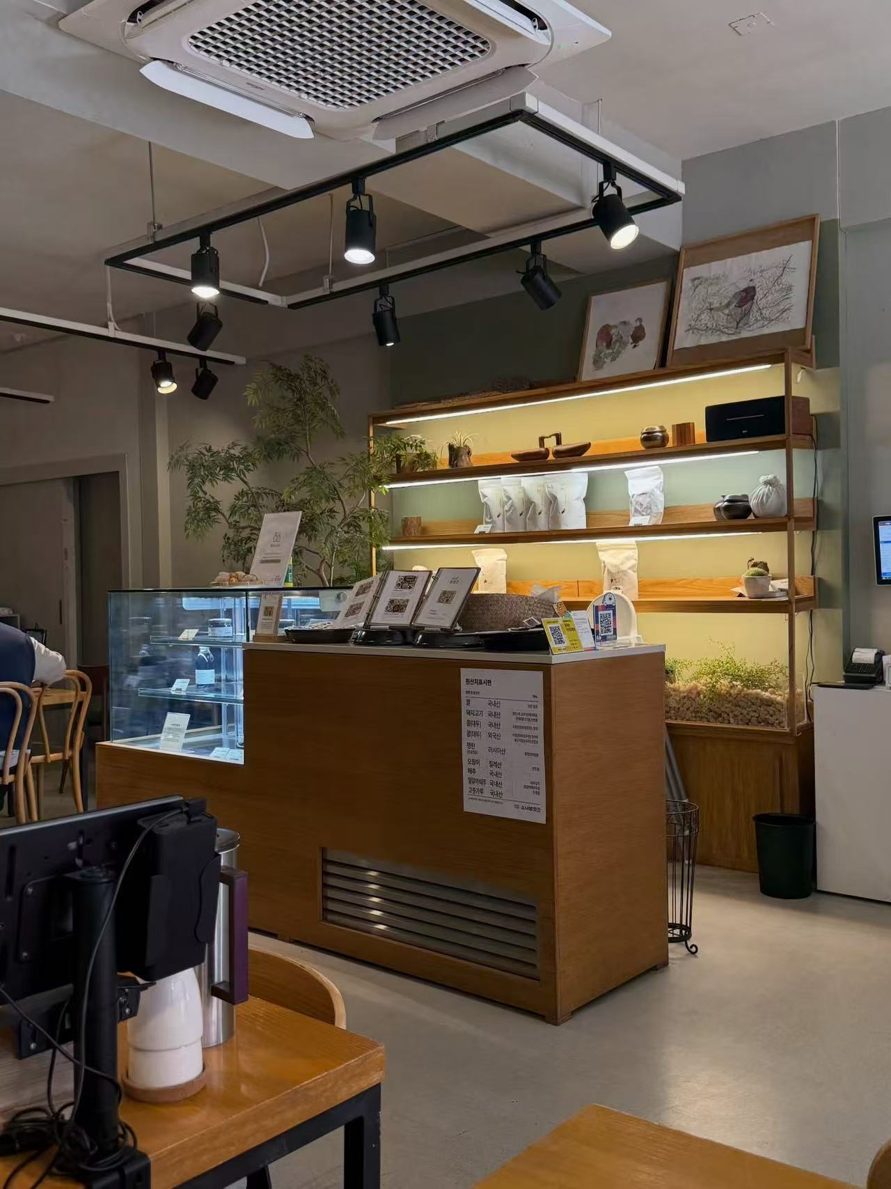 🍃 首尔林十年老店：这一碗山菜饭，才是圣水洞的精神核心