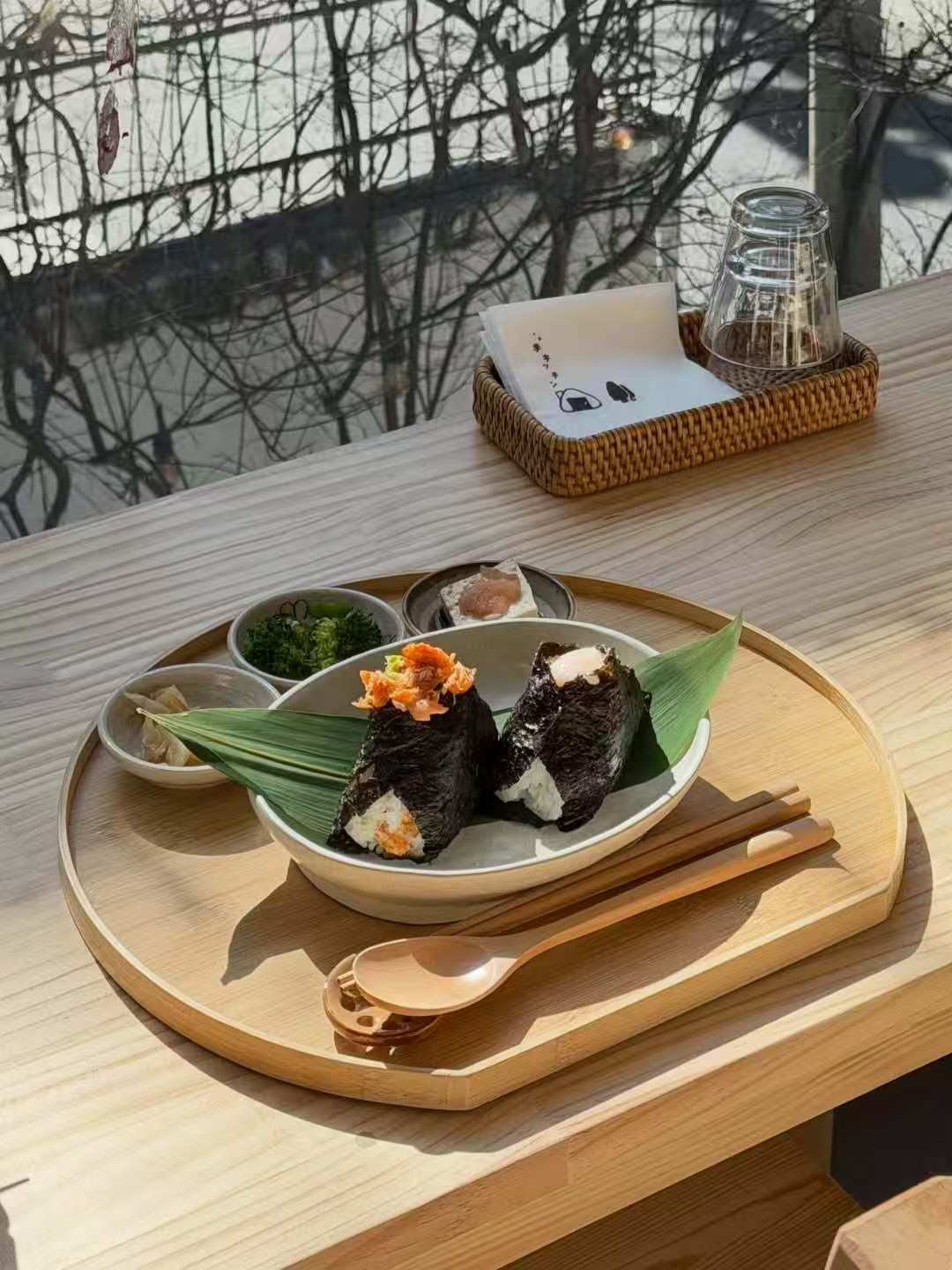 🍙首尔望远洞新晋日式食堂！饭团+茶泡饭