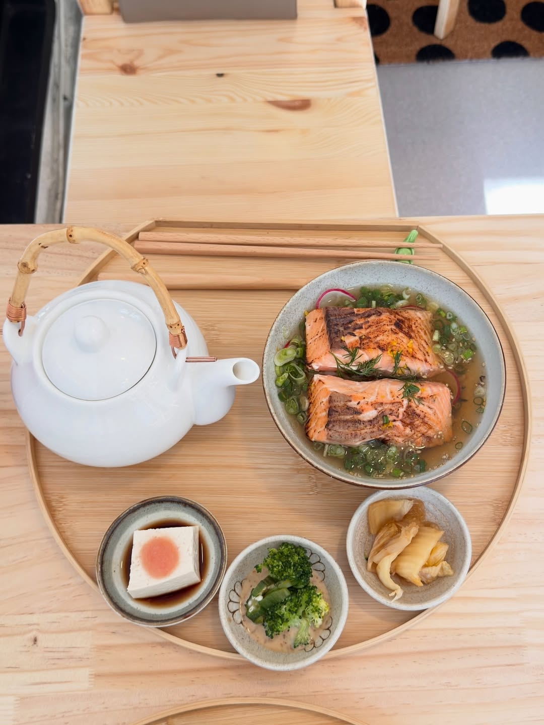 🍙首尔望远洞新晋日式食堂！饭团+茶泡饭