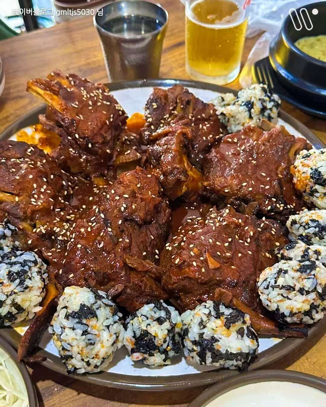 首尔这家排骨烤肉巨好吃！肉多到离谱！