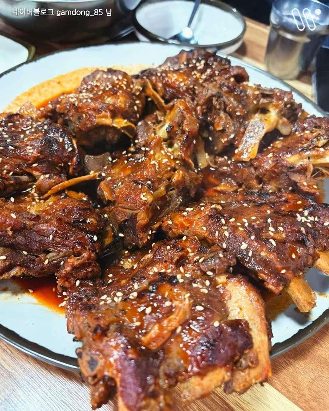 首尔这家排骨烤肉巨好吃！肉多到离谱！