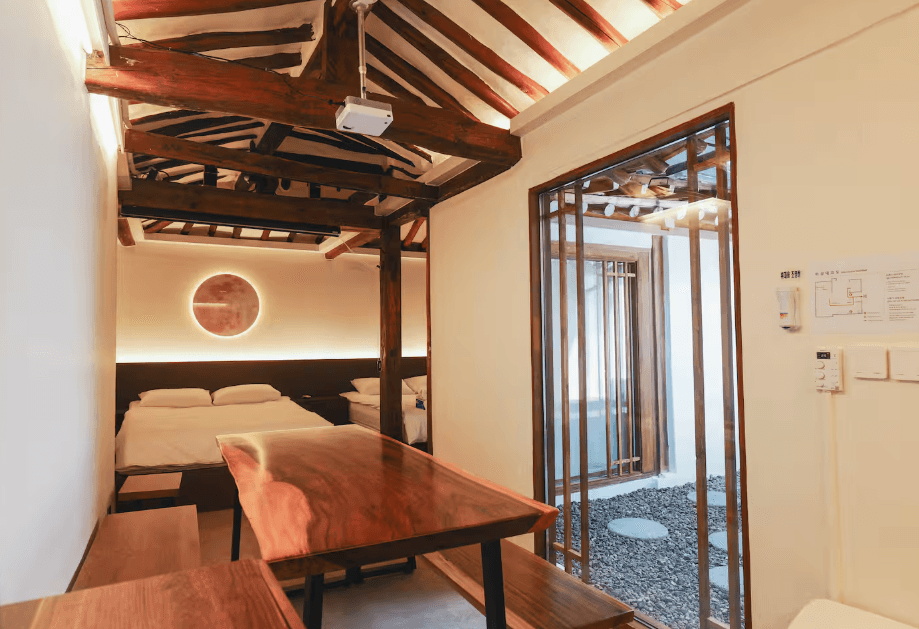 Airbnb-距離漢成大學1分鐘路程,Gilun Hanok帶庭院民居 · 2間臥室 / 3張床 / 1... 1