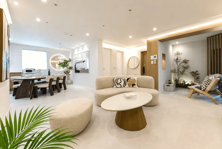Airbnb-Manbok Stay is located near Hongdae. It offers spacious accommodations with convenient transportation, just a short walk from the Han River. Nearby, you can find Myeongdong Market, airports, and more... 2
