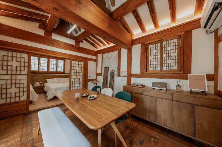 Airbnb-จาว ลู่ ที่พักแบบบ้านเรือนดั้งเดิมของเกาหลี/อยู่ห่างจากสถานีอันกุกเพียง 4 นาที/เส้นทางท่องเที่ยววังต่างๆ/เส้นทางเที่ยวชมกวังฮวามุน ฮงแด และหอคอยนัมซาน · 4...
