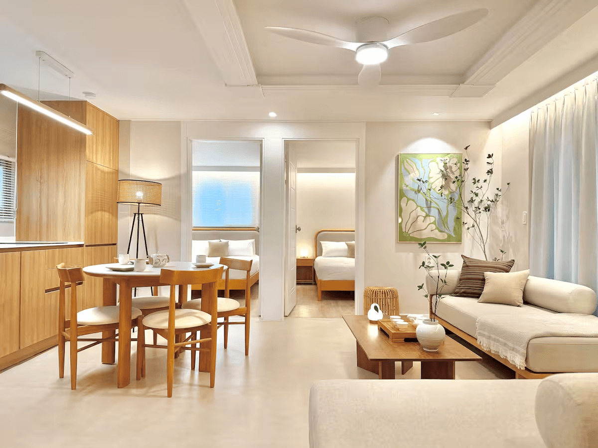 Airbnb – [เปิดใหม่] ห้องพักหรู/ขนาดใหญ่/อยู่ใกล้รถไฟใต้ดินเพียง 1 นาที/ฮงแด•DMC•มยองดง/ชุดเครื่องนอนระดับโรงแรม/เครื่องปรับอากาศ 4 เครื่อง/บริการเก็บกระเป๋า/...