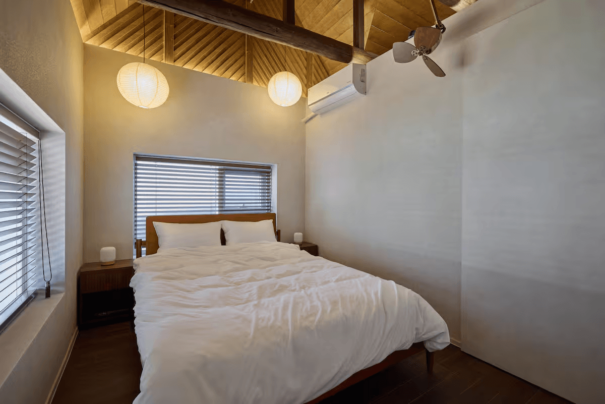 Airbnb-[排名前1%的房源] “首尔站、明洞附近的后岩洞风情独栋房/3室2卫/南山下的木颈山庄”民... 1