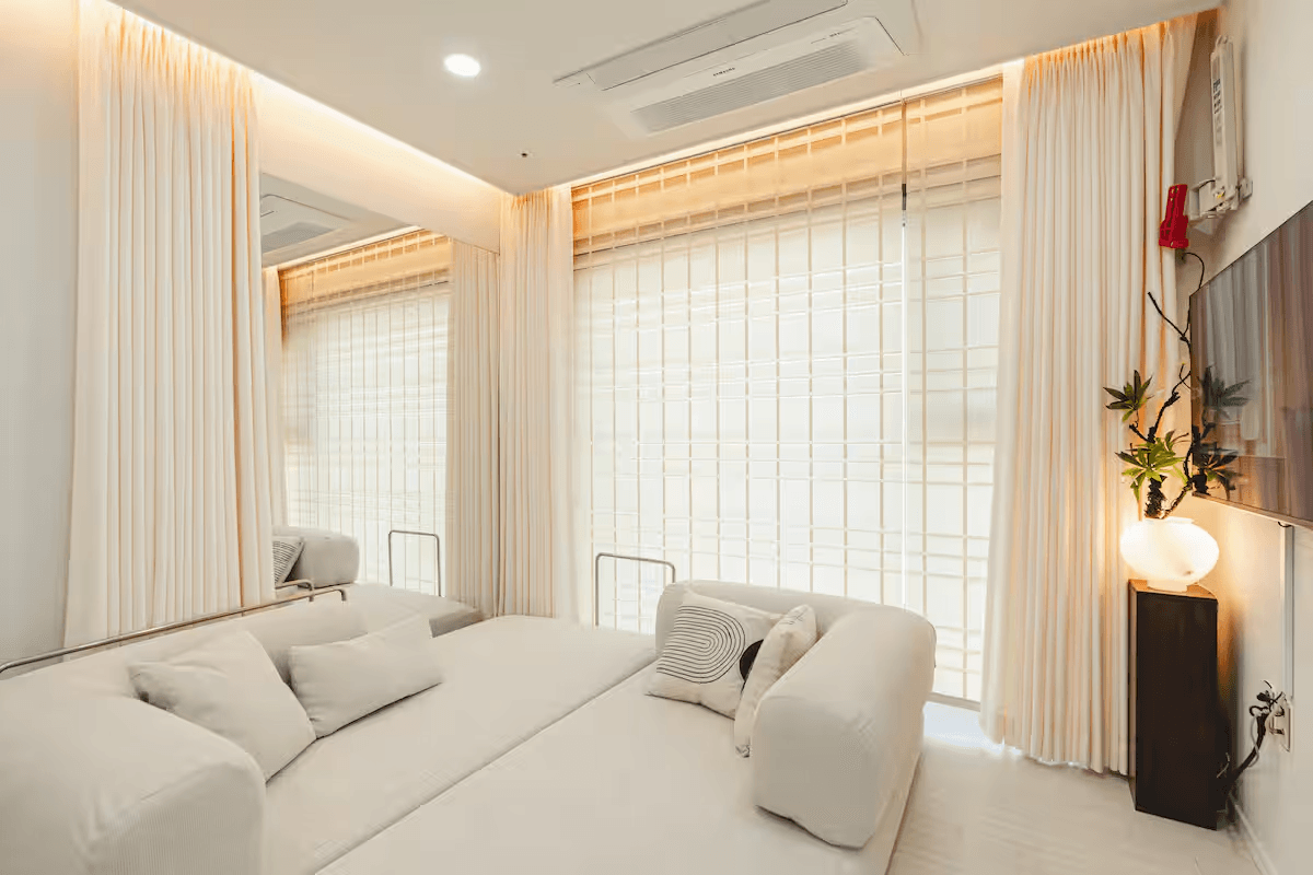 Airbnb-弘大站步行5分鐘 ｜ 9樓全景 ｜ 全新飯店式公寓 · 2間臥室 / 4張床 / 1個... 3