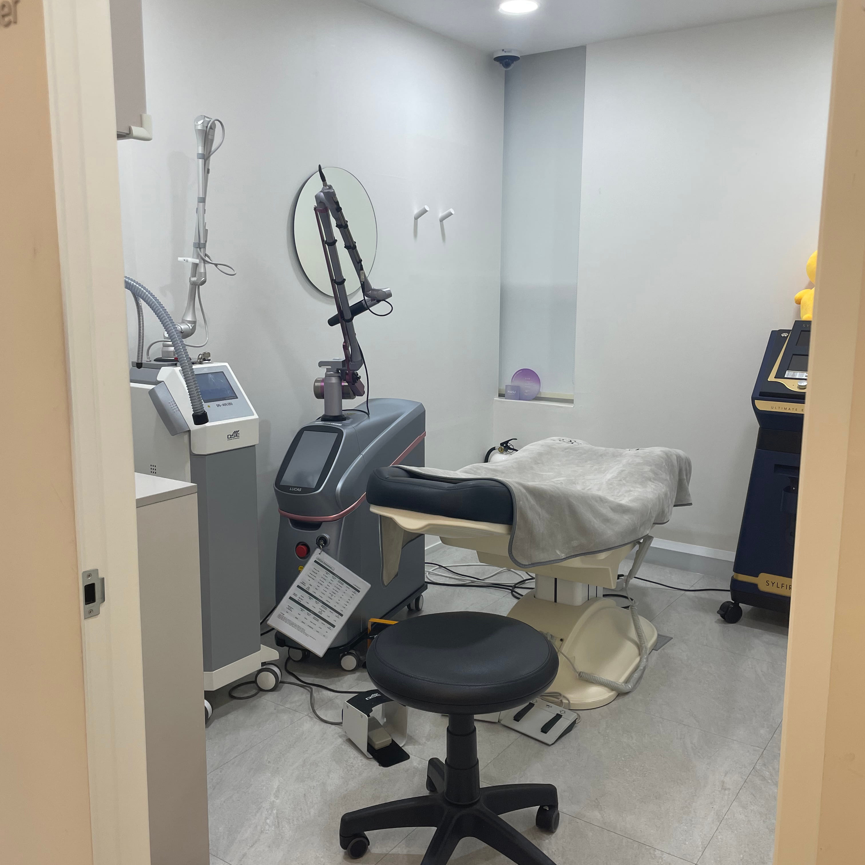 Dr.jins clinic 9